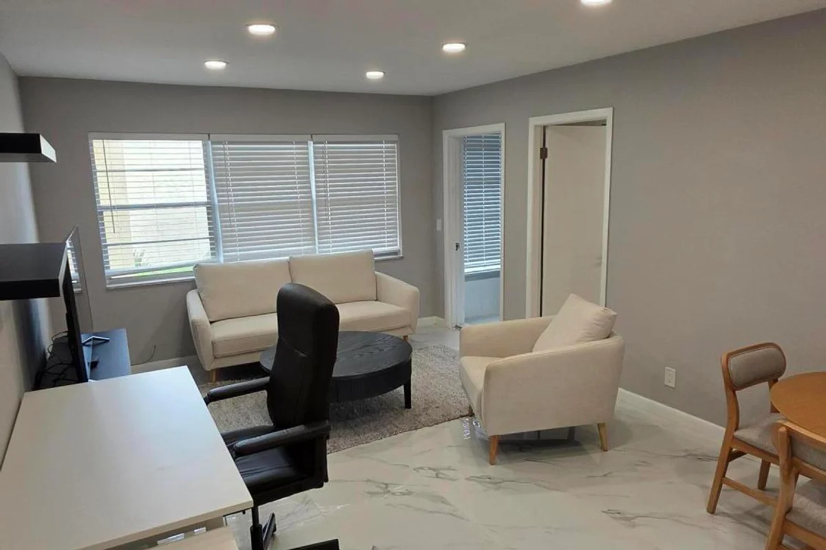 319 Lake Frances Dr, West Palm Beach: photo 1 of 11