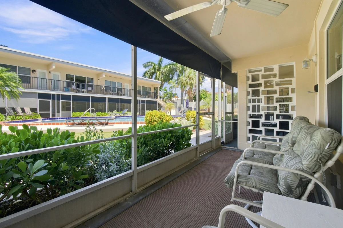 1960 NE 1st St #B4, Deerfield Beach: photo 1 of 27