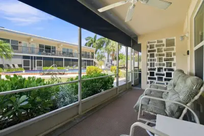 1960 NE 1st St #B4, Deerfield Beach: photo 1 of 27