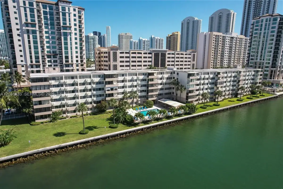 220 Kings Point Dr #304, Sunny Isles Beach: photo 1 of 14