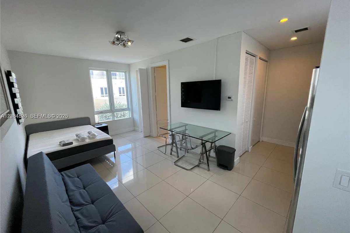 6423 NW 105th Ct, Doral: photo 1 of 1