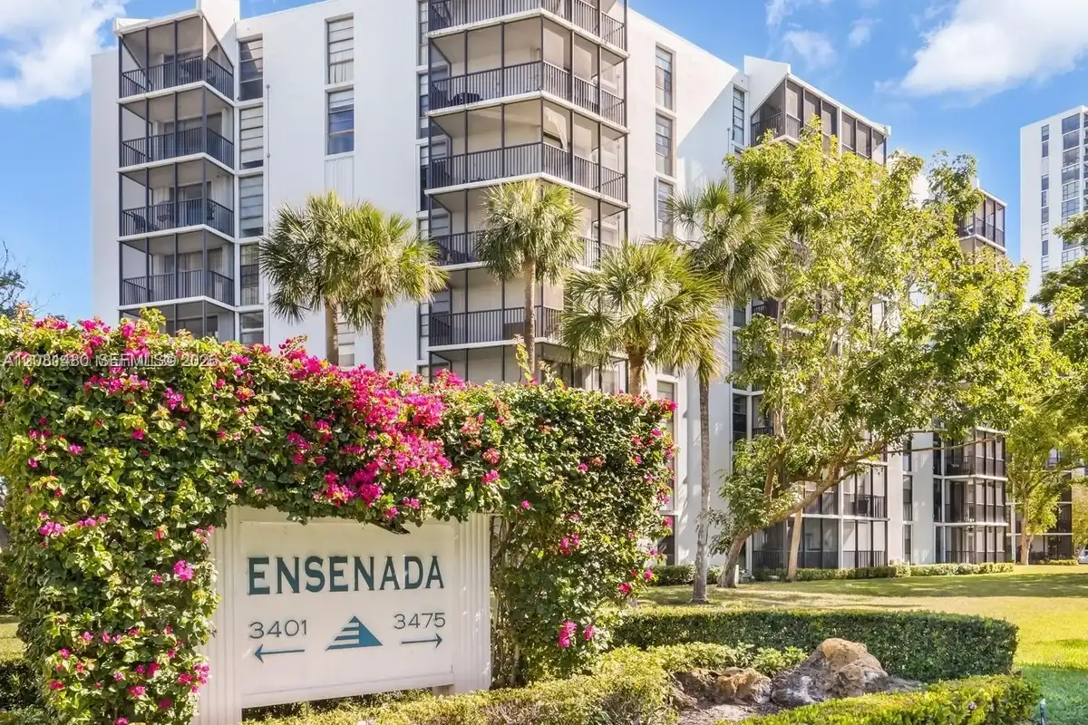 3475 N Country Club Dr #615, Aventura: photo 1 of 25