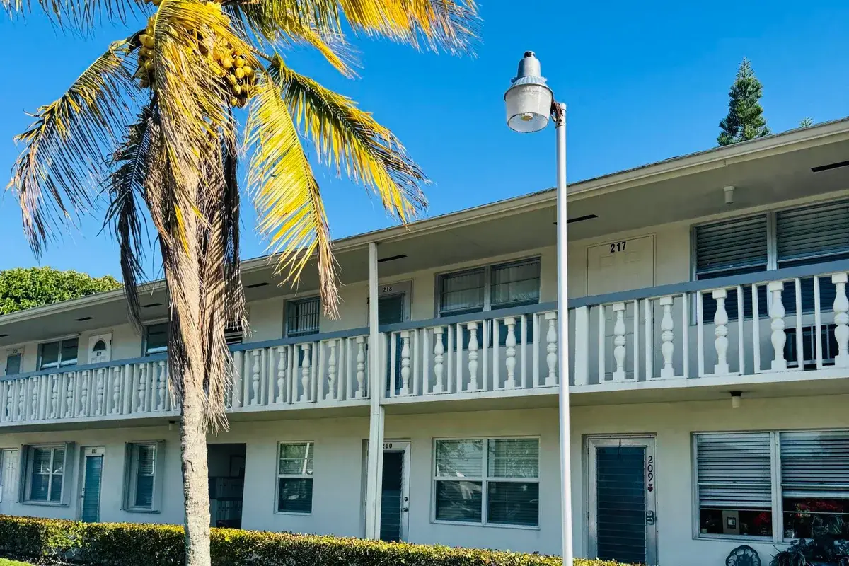 218 Kent #M, West Palm Beach: photo 1 of 20