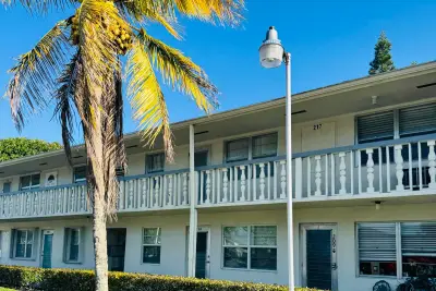 218 Kent #M, West Palm Beach: photo 1 of 20