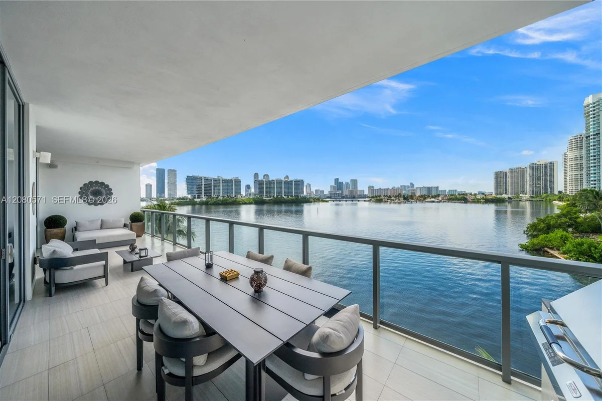 3300 NE 188th St #312, Aventura: photo 1 of 31