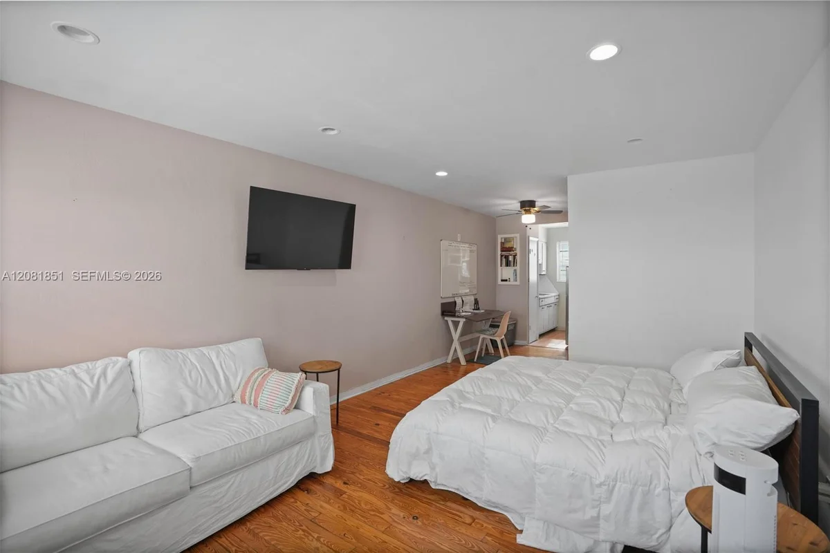 200 76th St #56, Miami Beach: photo 1 of 23