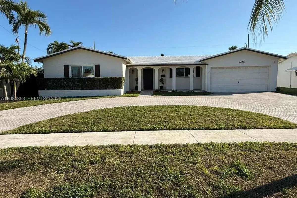 4450 NW 9th St, Coconut Creek: photo 1 of 12