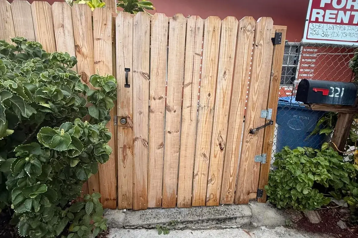 321 NW 57th St, Oakland Park: photo 1 of 24
