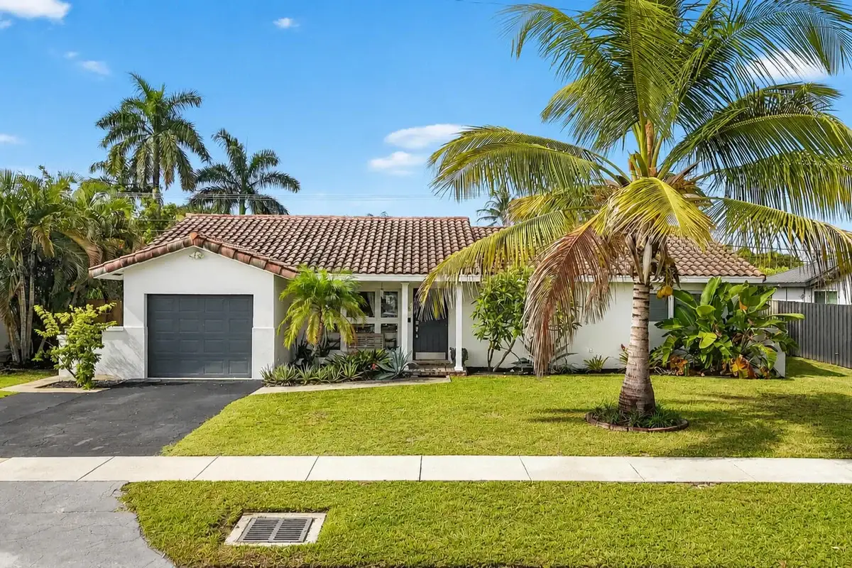 438 SW 9th Ave, Boca Raton: photo 1 of 33