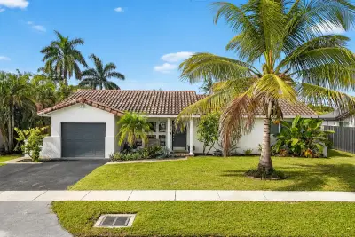 438 SW 9th Ave, Boca Raton: photo 1 of 33