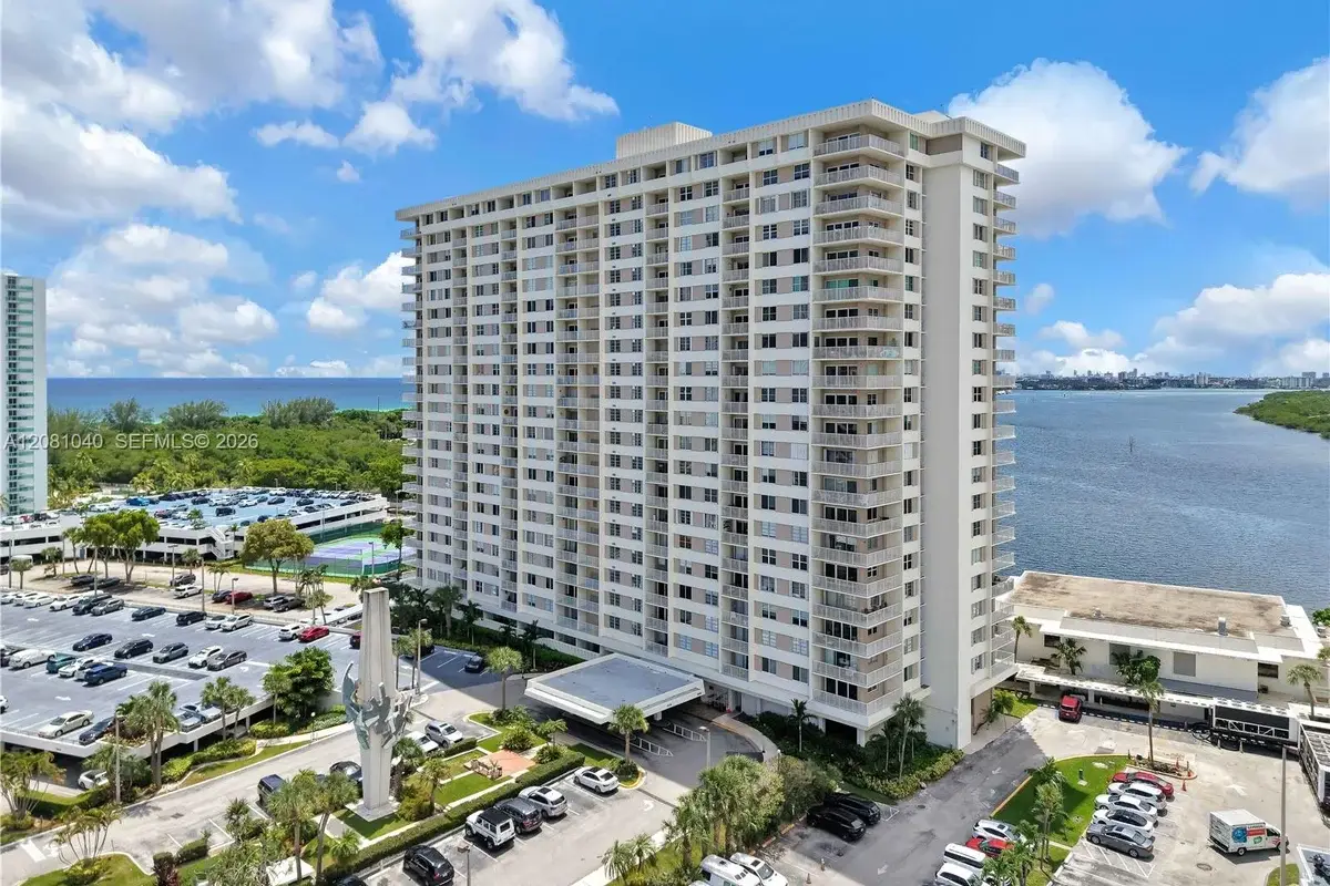 300 Bayview Dr #211, Sunny Isles Beach: photo 1 of 18