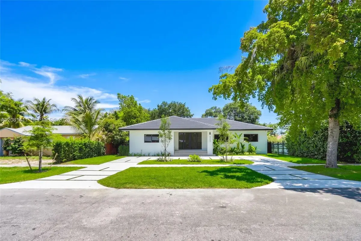 6853 S Waterway Dr, Miami: photo 1 of 42