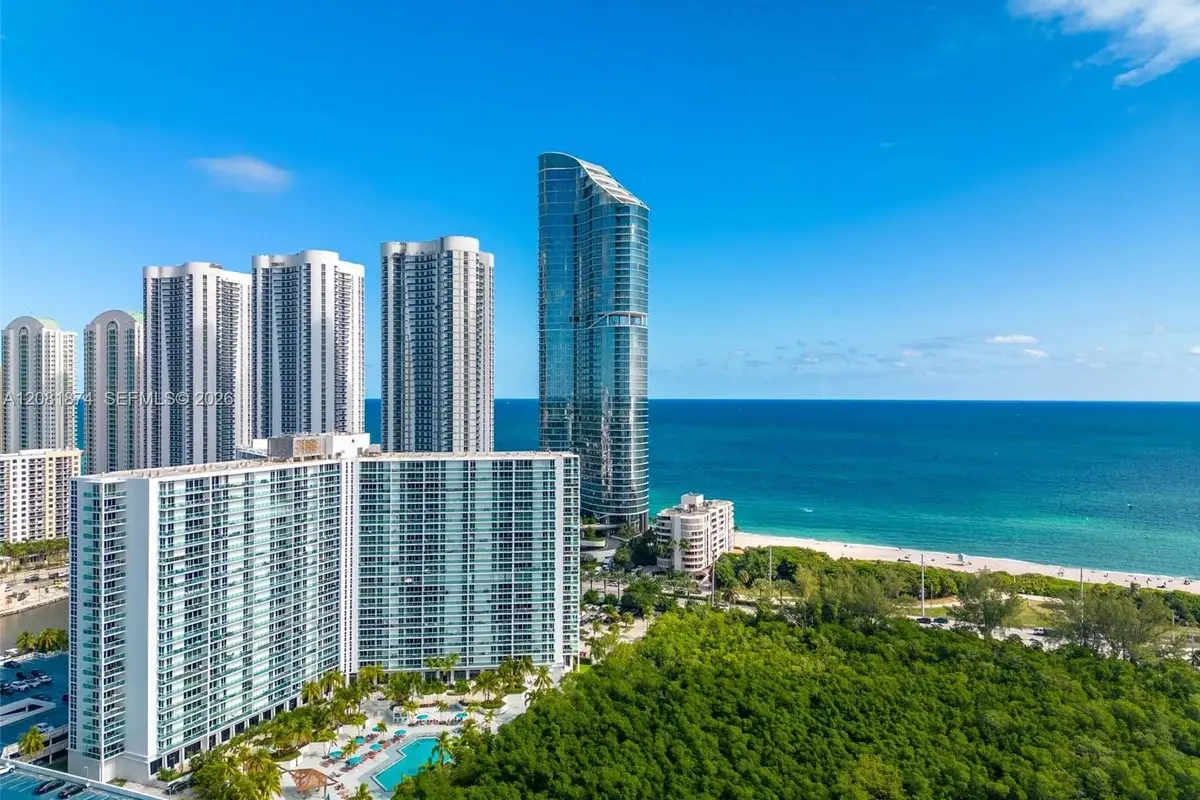 100 Bayview Dr #1428, Sunny Isles Beach: photo 1 of 17