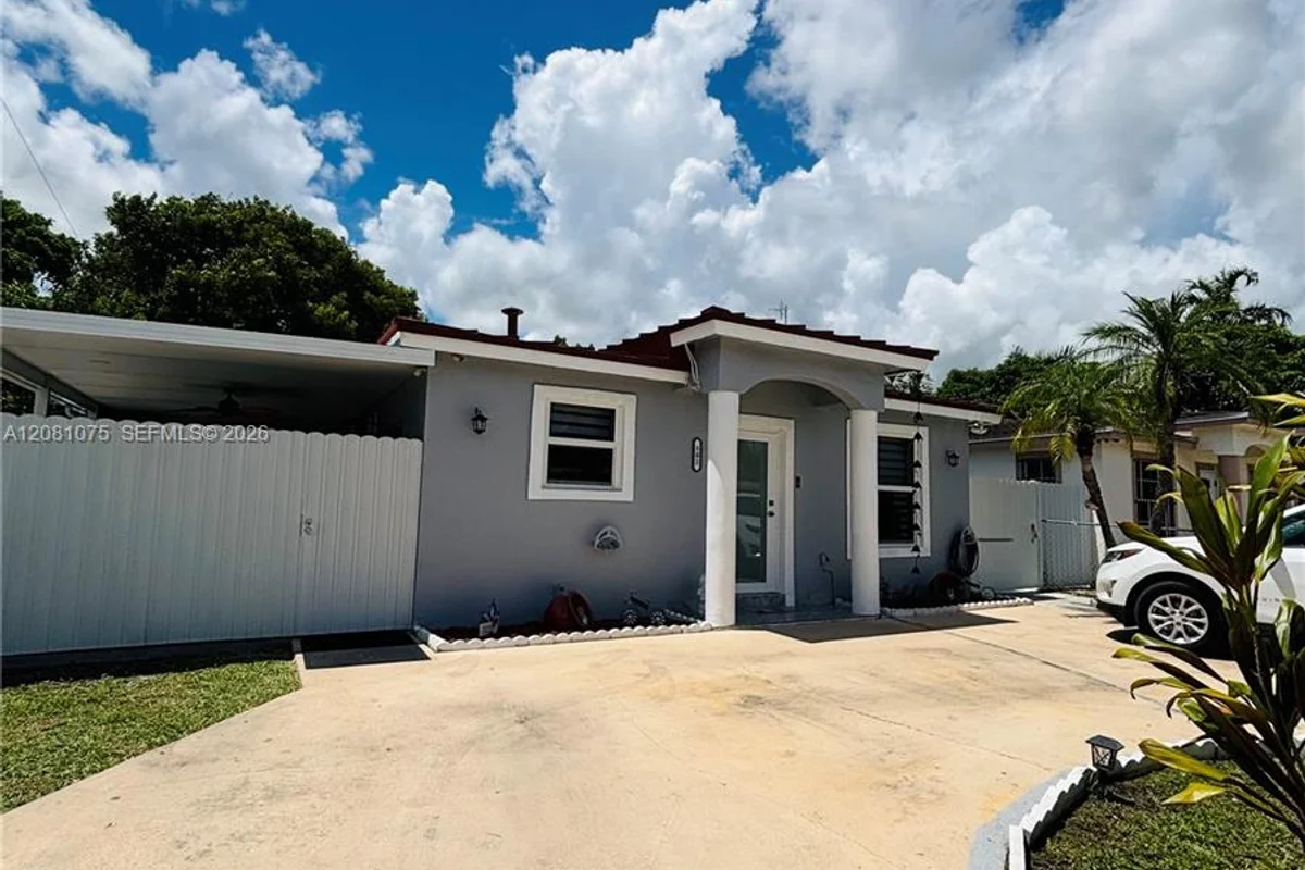 502 NW 7th Ave, Homestead: photo 1 of 17