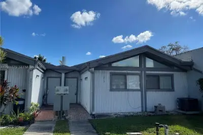 1724 NW 73rd Ave #57, Plantation: photo 1 of 27