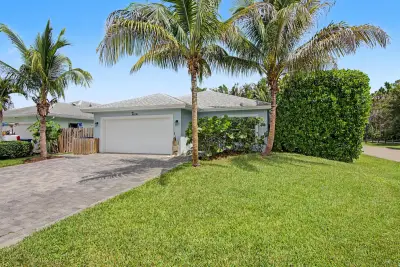17700 Cornelia Ave, Jupiter: photo 1 of 18