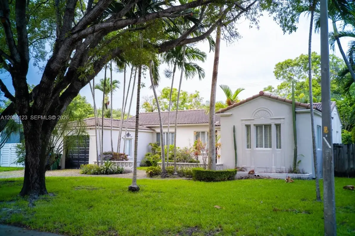 441 NE 53rd St, Miami: photo 1 of 15