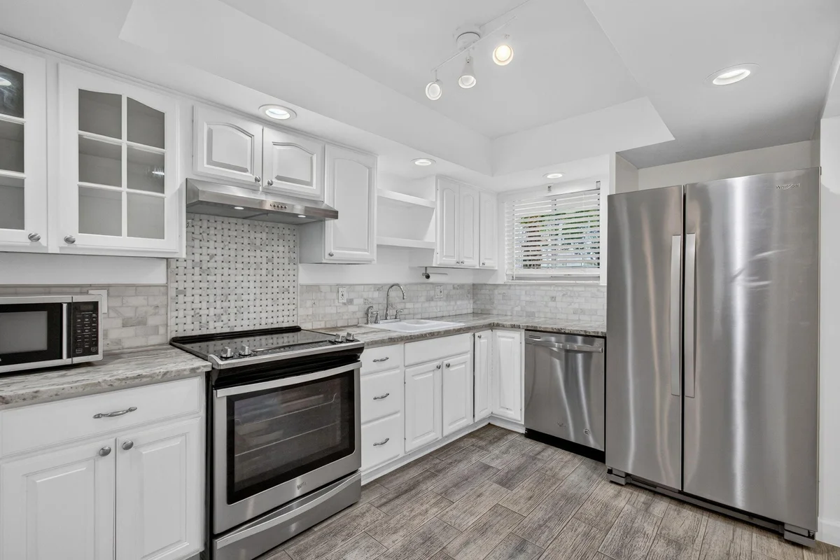 3186 Via Poinciana #115, Lake Worth: photo 1 of 69