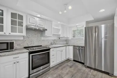 3186 Via Poinciana #115, Lake Worth: photo 1 of 69