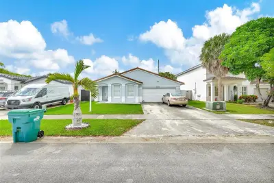 17384 SW 138th Ct, Miami: photo 1 of 40