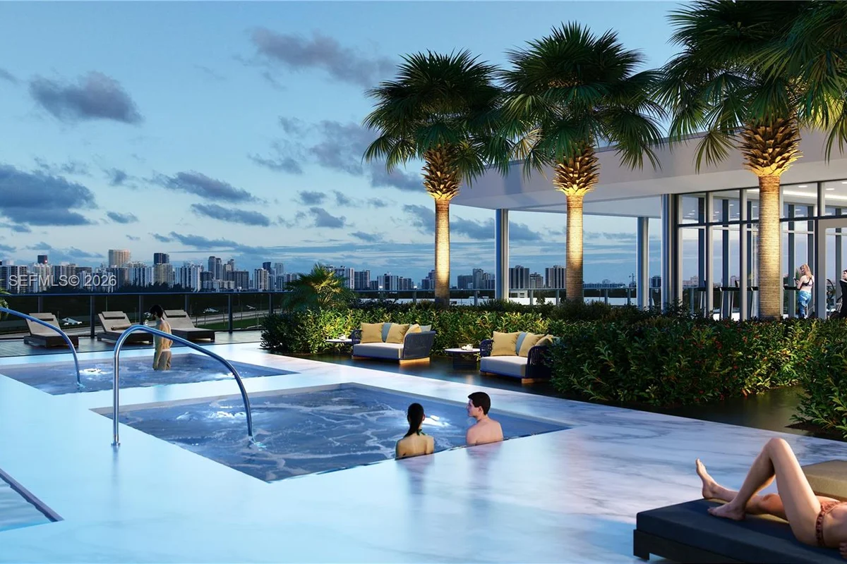 1170 E Hallandale Beach Blvd #502, Hallandale Beach: photo 1 of 35