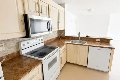 10131 W Sunrise Blvd #204, Plantation: photo 1 of 19