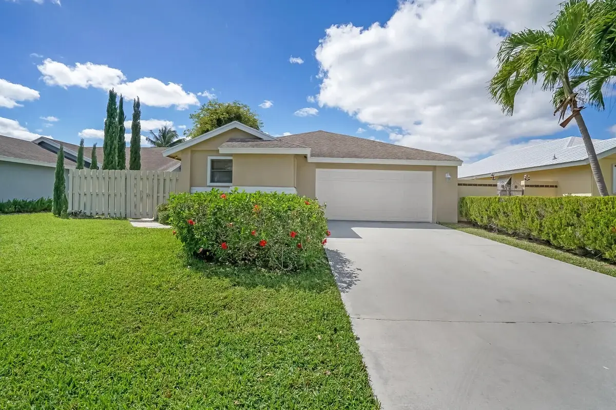 1080 NW 19th Ter, Delray Beach: photo 1 of 32