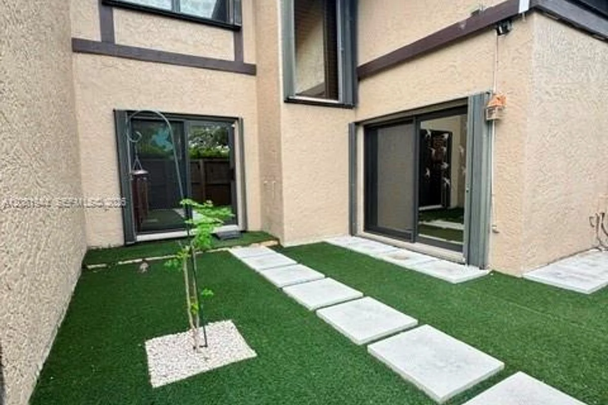 1840 Bayberry Dr, Pembroke Pines: photo 1 of 26