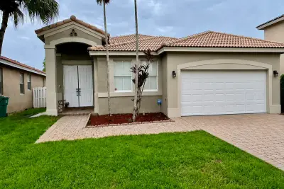 12959 SW 27th St, Miramar: photo 1 of 27