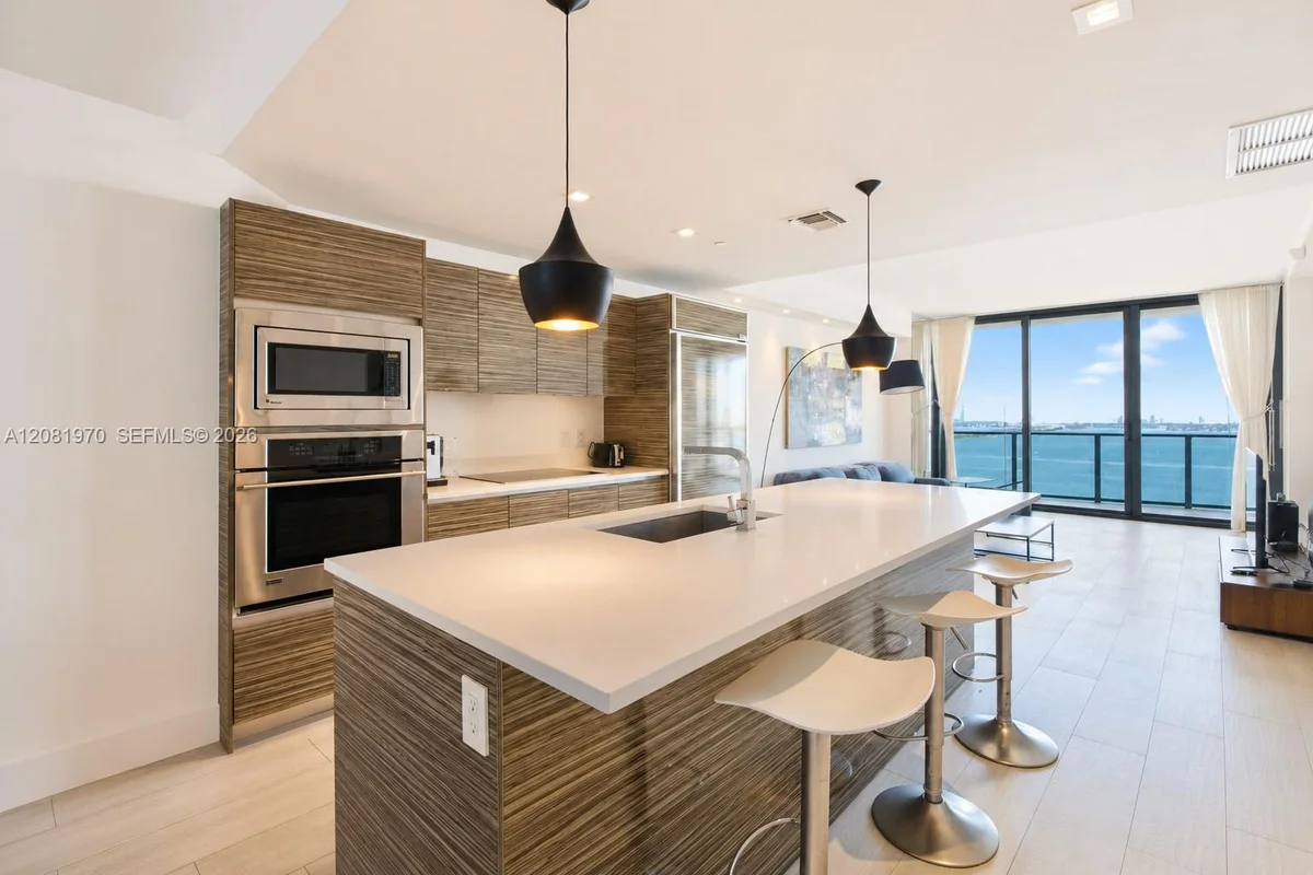 460 NE 28th St #2806, Miami: photo 1 of 18