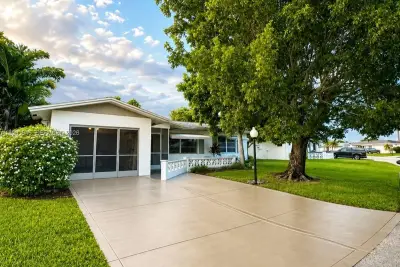 5156 Michael Dr, West Palm Beach: photo 1 of 27