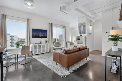 10 S River Dr #1105, Miami: photo 1 of 28