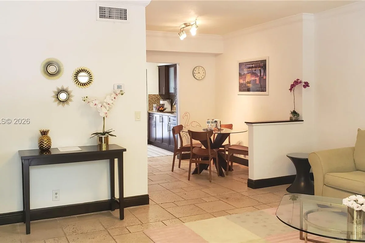 1800 Meridian Ave #7, Miami Beach: photo 1 of 19
