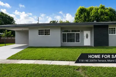 1161 NE 200th Ter, Miami: photo 1 of 7
