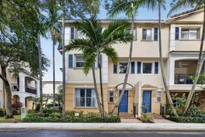 2899 S Greenleaf Cir, Boynton Beach: photo 1 of 39