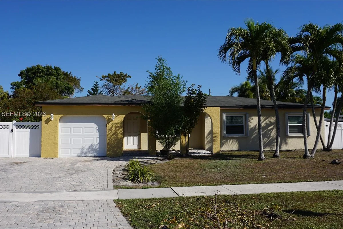 4857 Alfresco St, Boca Raton: photo 1 of 31