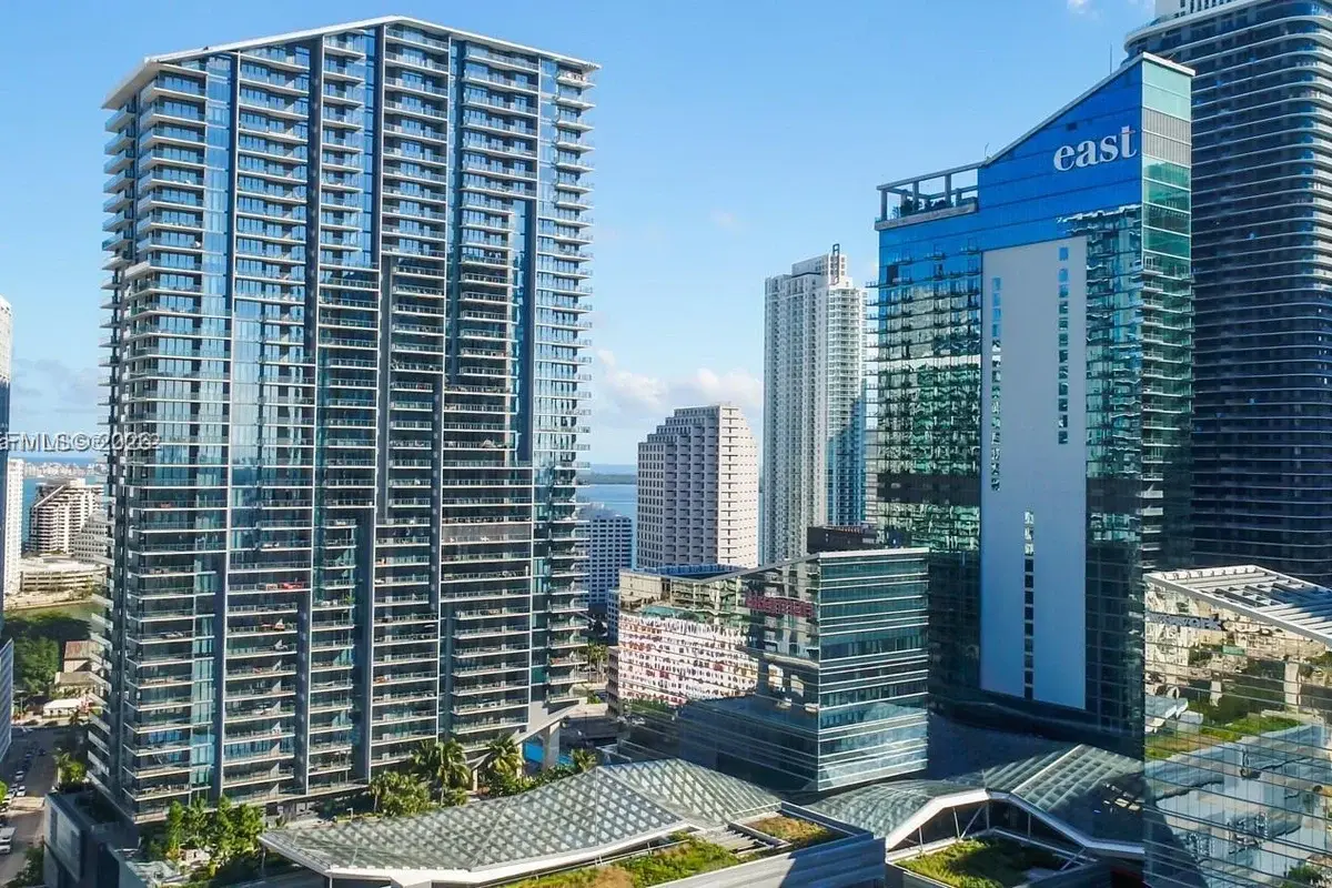 68 SE 6th St #1912, Miami: photo 1 of 14