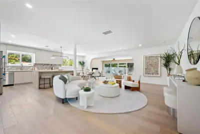 10619 NE 10th Pl, Miami Shores: photo 1 of 32
