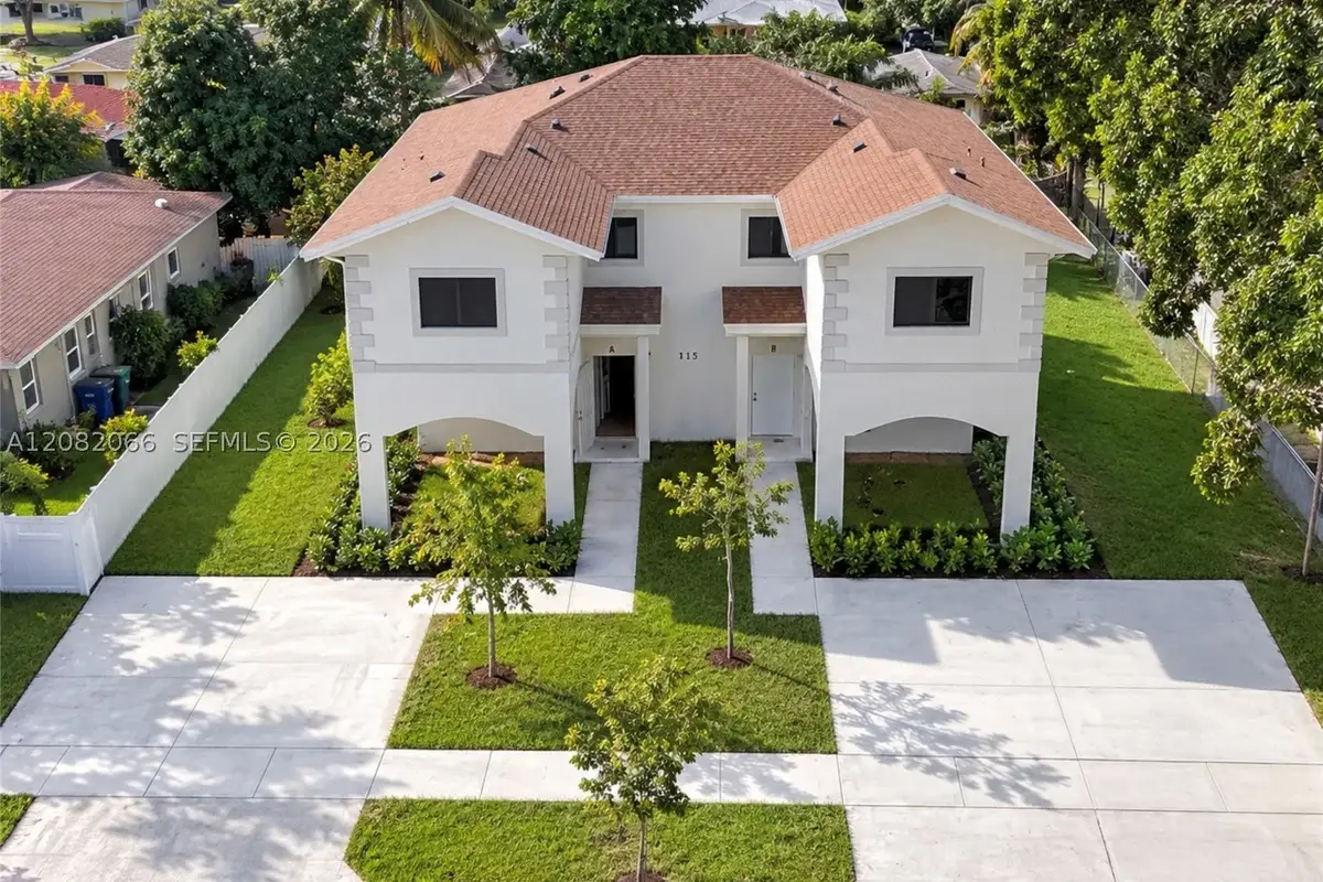 1152 NW, Miami: photo 1 of 5