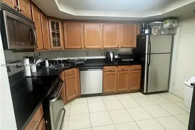 2750 NE 183rd St #1404, Aventura: photo 1 of 17