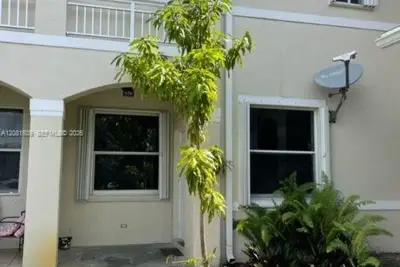 835 NE 212th Ter #2, Miami: photo 1 of 20