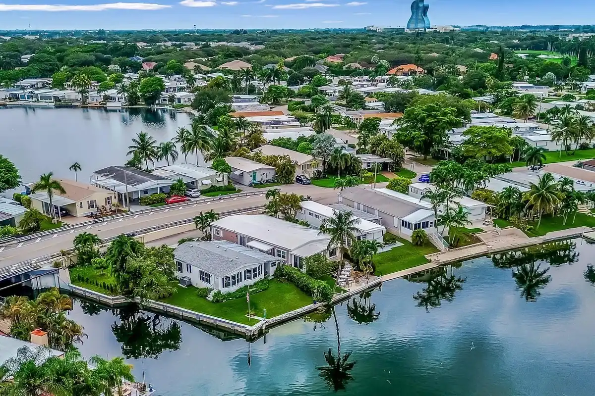 3055 Lakeshore Dr, Fort Lauderdale: photo 1 of 60