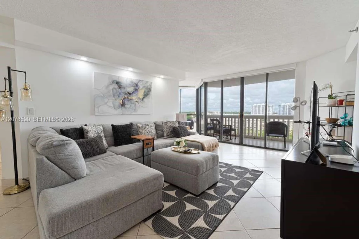 1000 W Island Blvd #1010, Aventura: photo 1 of 73