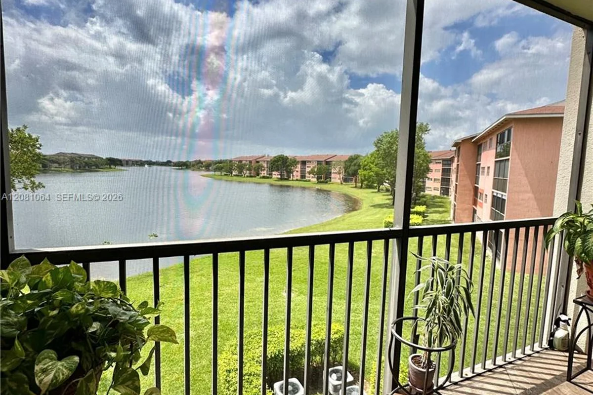 13800 SW 5th Ct #311M, Pembroke Pines: photo 1 of 15