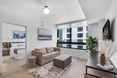 225 N Miami Ave #2510, Miami: photo 1 of 43