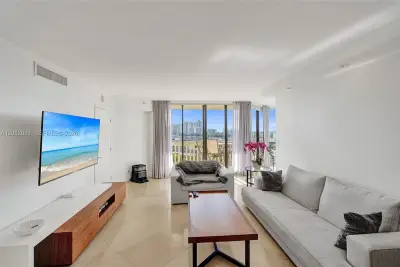 1000 E Island Blvd #1403, Aventura: photo 1 of 75
