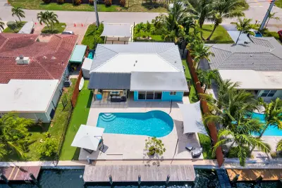 2291 SE 15th St, Pompano Beach: photo 1 of 37