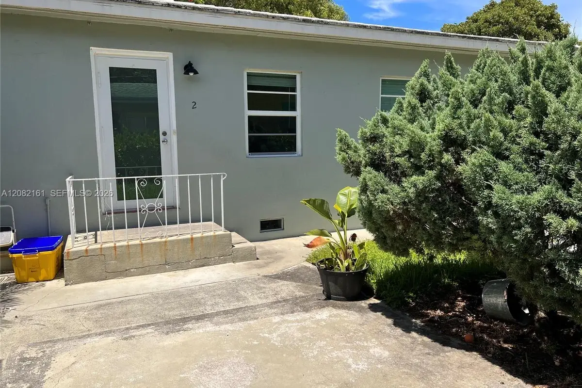 223 S J St #2, Lake Worth: photo 1 of 10