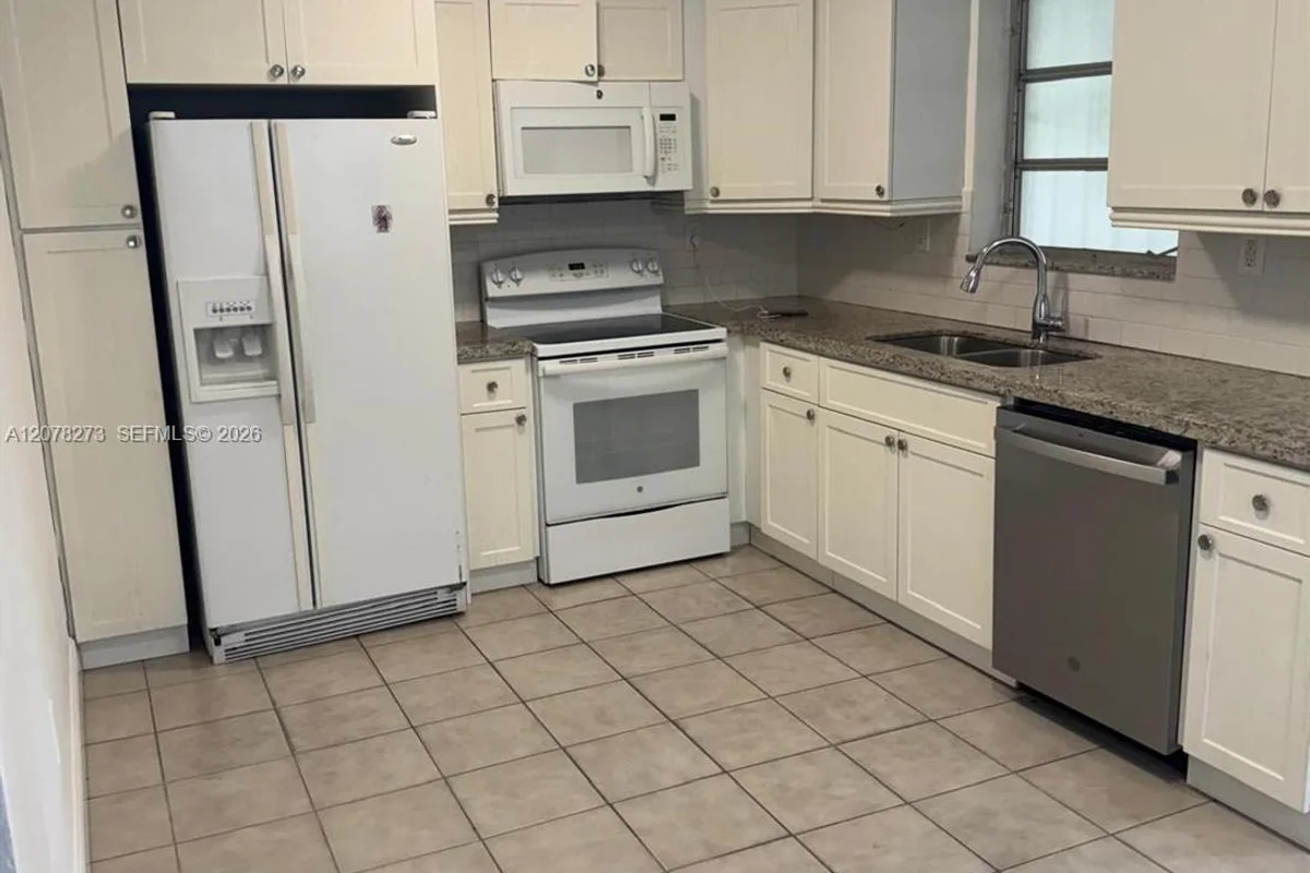 3445 NW 2nd Ter, Miami: photo 1 of 12