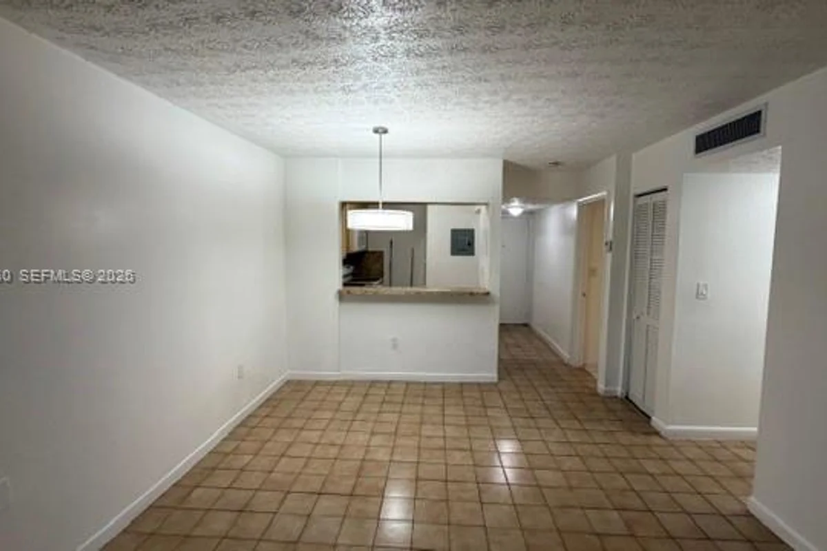 6070 W 18th Ave #306, Hialeah: photo 1 of 24
